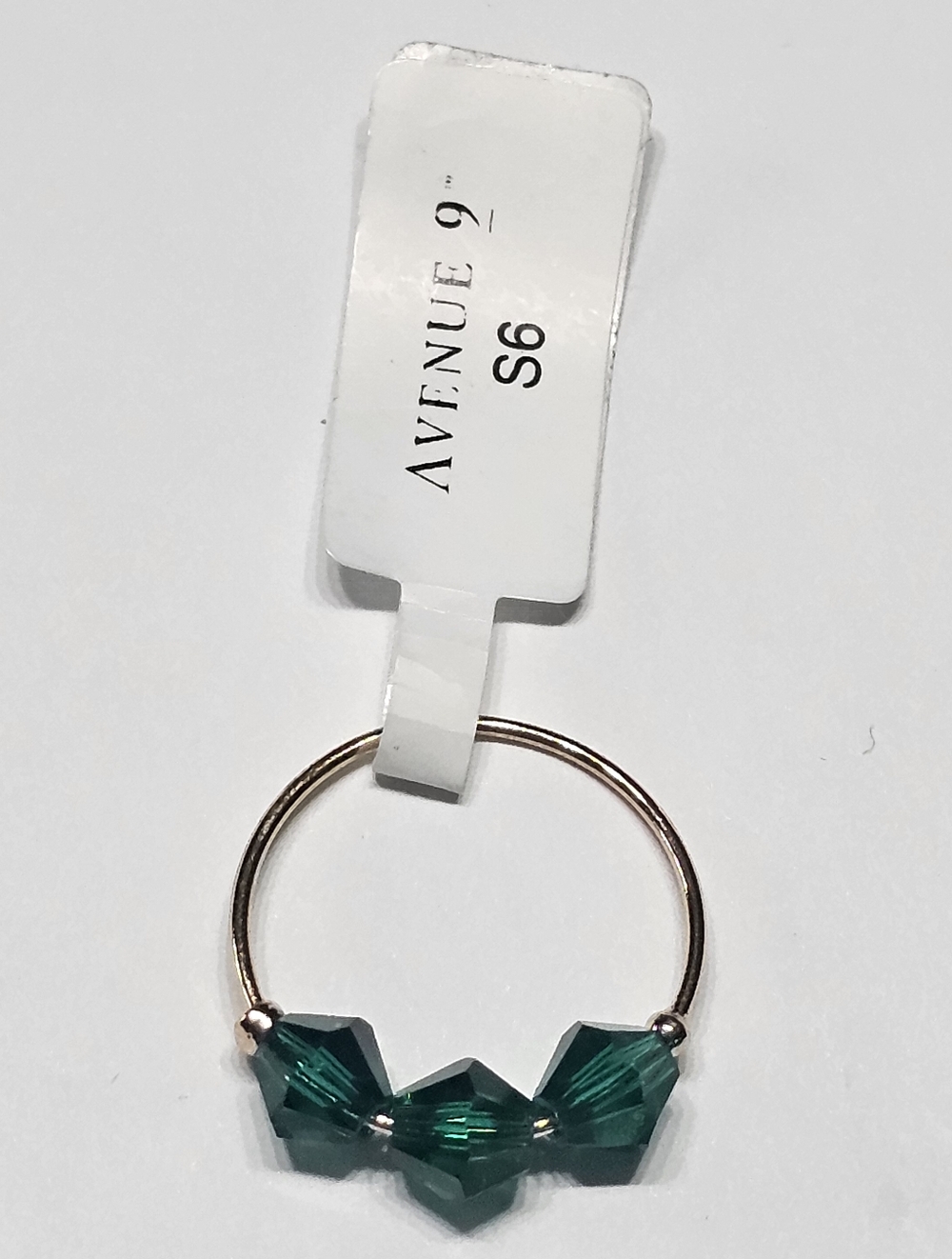 NWT Avenue 9 Emerald Green Crystal Dainty Ring S6